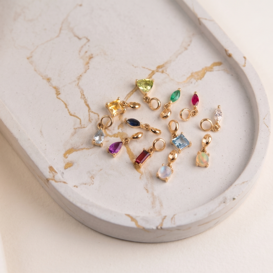Opal Cabochon Charm – Ekim Doğum Taşı – 14 Ayar Altın